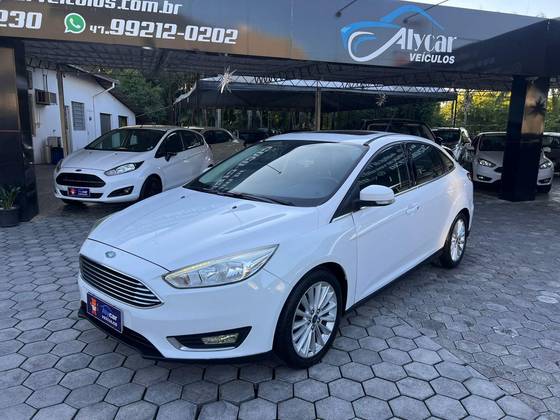 FORD FOCUS 2.0 SE PLUS FASTBACK 16V FLEX 4P POWERSHIFT